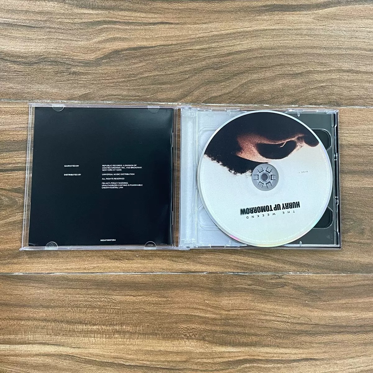 The Weeknd Hurry Up Tomorrow T - Audio Musically ulasan dan harga